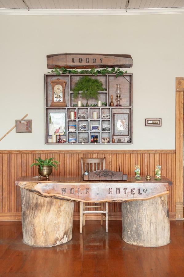 The Historic Wolf Hotel Ellinwood Dış mekan fotoğraf