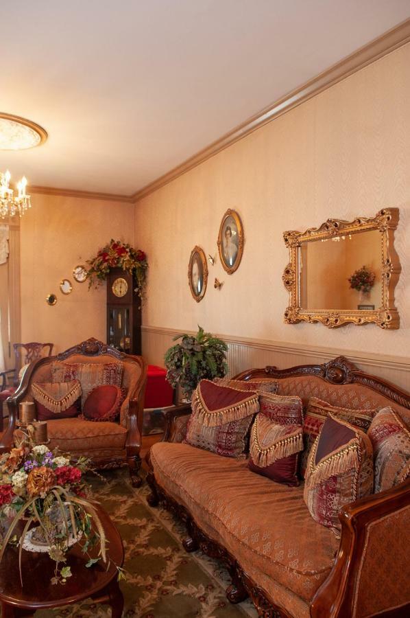The Historic Wolf Hotel Ellinwood Dış mekan fotoğraf